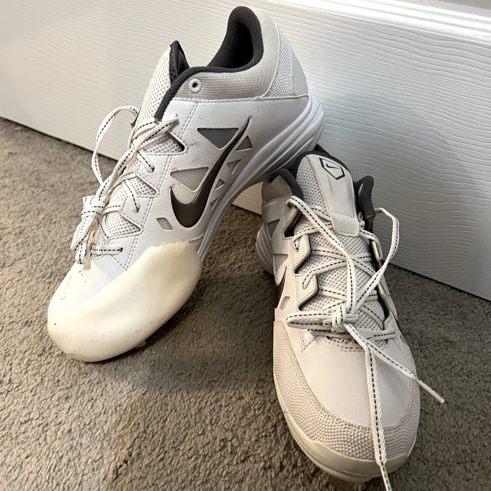 Nike Air HyperDiamond Softball Cleats, 11, w/ pitching toe on right shoe